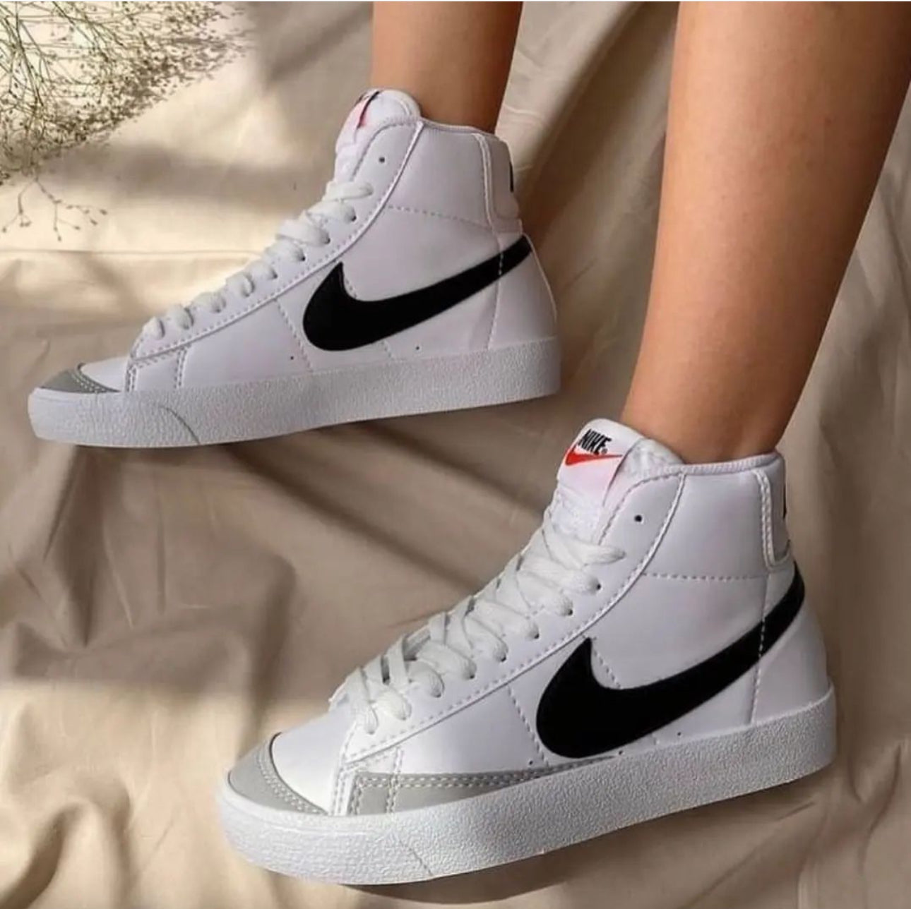 Blazer Mid 77